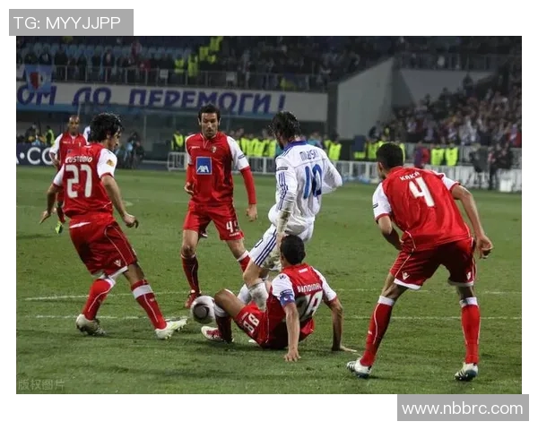 希姆基主场迎战喀山球队期待精彩对决与胜利的较量 希姆基主场迎战喀山球队期待精彩对决与胜利的较量