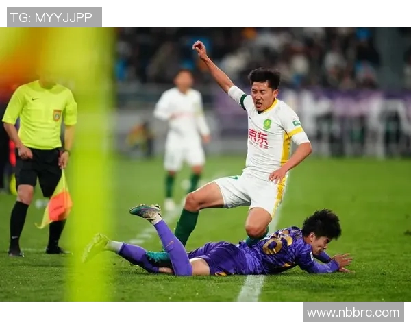 2013年北京国安与天津泰达激战回顾球迷心中的经典对决与精彩瞬间